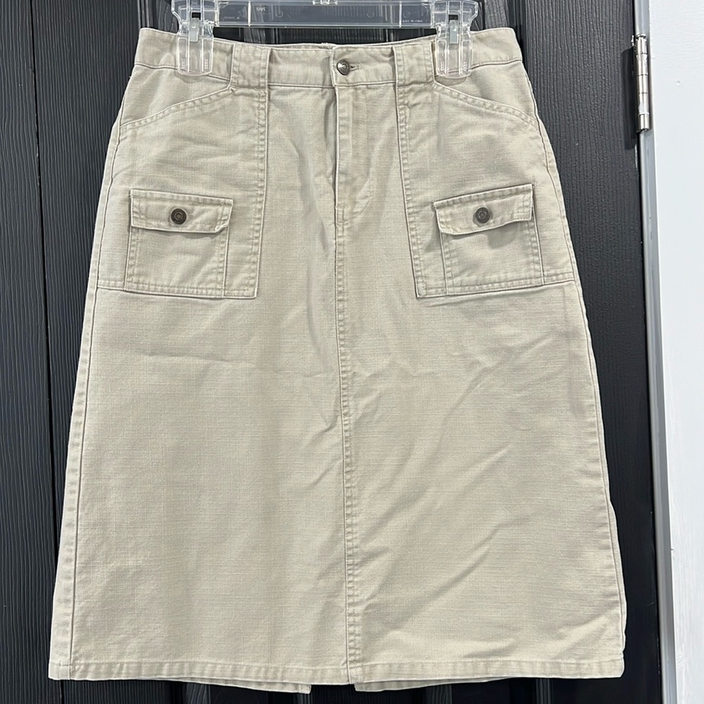 GAP khaki skirt size 8